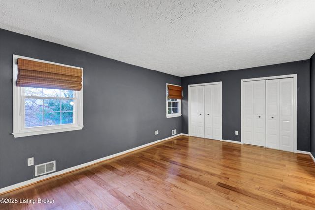 1208 Dalmally Ct, Louisville, KY 40222