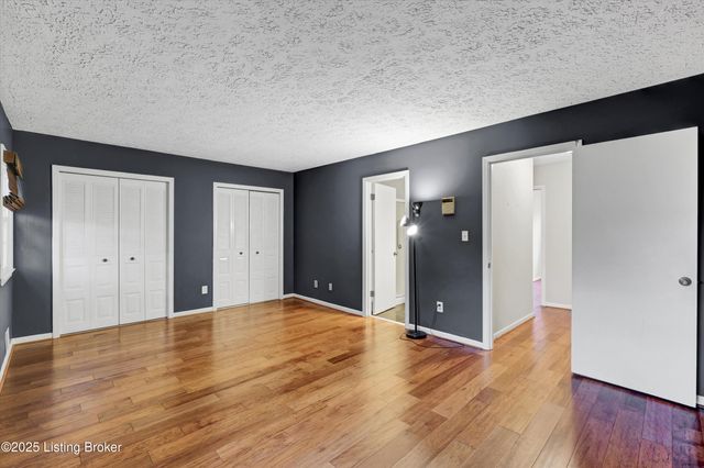 1208 Dalmally Ct, Louisville, KY 40222