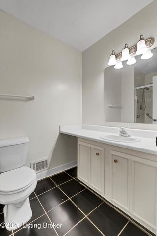 1208 Dalmally Ct, Louisville, KY 40222