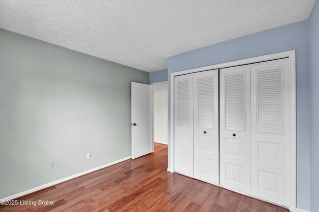 1208 Dalmally Ct, Louisville, KY 40222