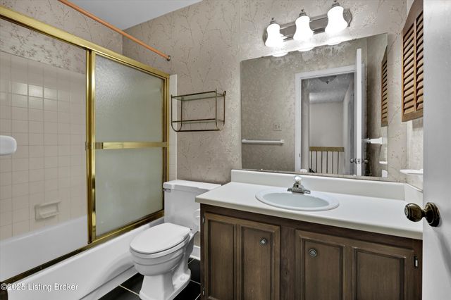 1208 Dalmally Ct, Louisville, KY 40222