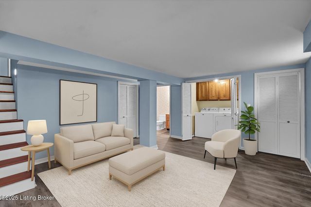 1208 Dalmally Ct, Louisville, KY 40222