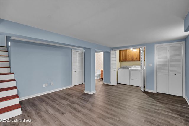 1208 Dalmally Ct, Louisville, KY 40222