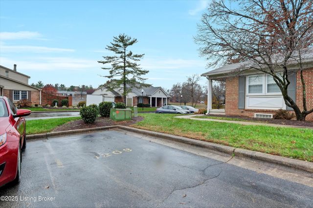 1208 Dalmally Ct, Louisville, KY 40222