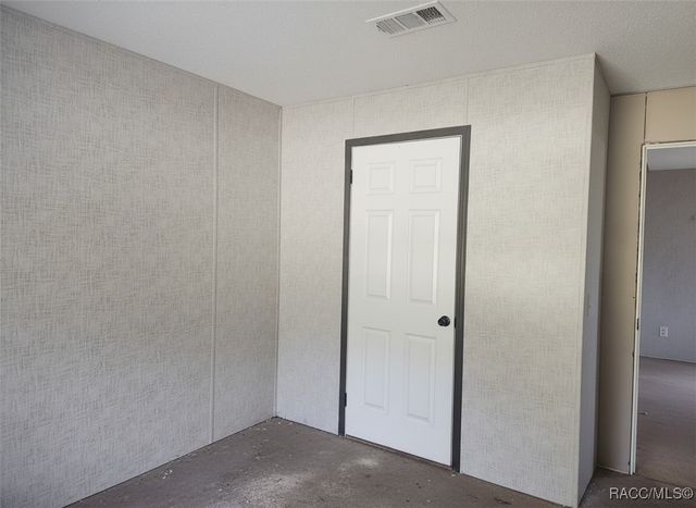 7988 E Northlake Drive, Floral City, FL 34436