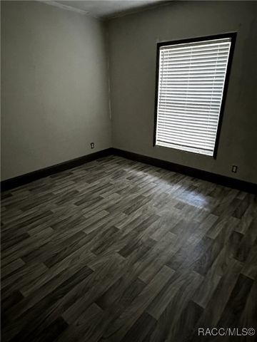 7988 E Northlake Drive, Floral City, FL 34436