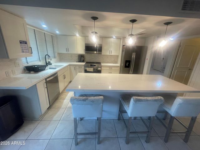 4020 W SWEETWATER Avenue, Phoenix, AZ 85029