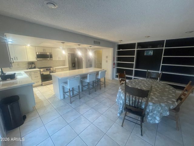 4020 W SWEETWATER Avenue, Phoenix, AZ 85029