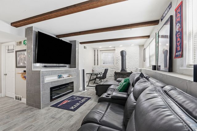 60-R Jasper St, Saugus, MA 01906