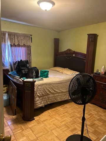 14904 Springfield Avenue, Midlothian, IL 60445