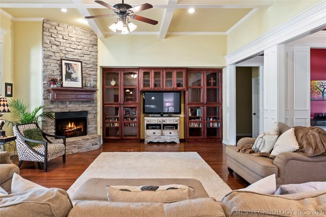 19524 E 74th Place North, Owasso, OK 74055