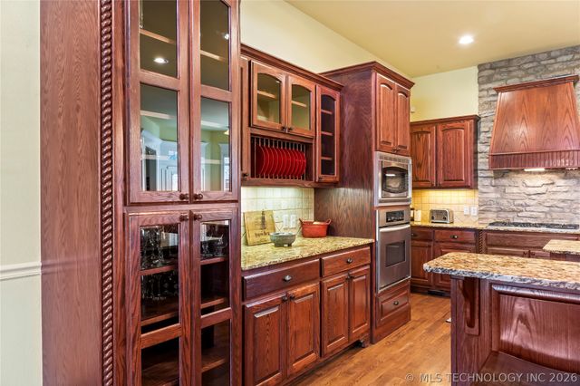 19524 E 74th Place North, Owasso, OK 74055