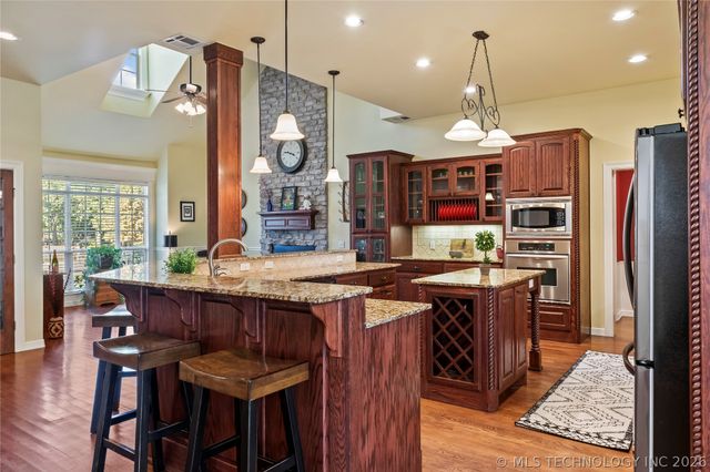 19524 E 74th Place North, Owasso, OK 74055