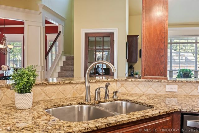 19524 E 74th Place North, Owasso, OK 74055