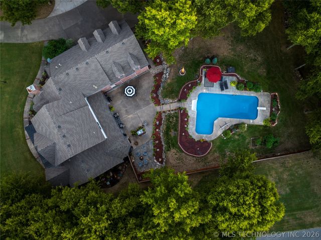 19524 E 74th Place North, Owasso, OK 74055