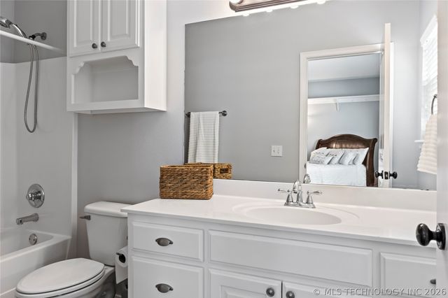 19524 E 74th Place North, Owasso, OK 74055