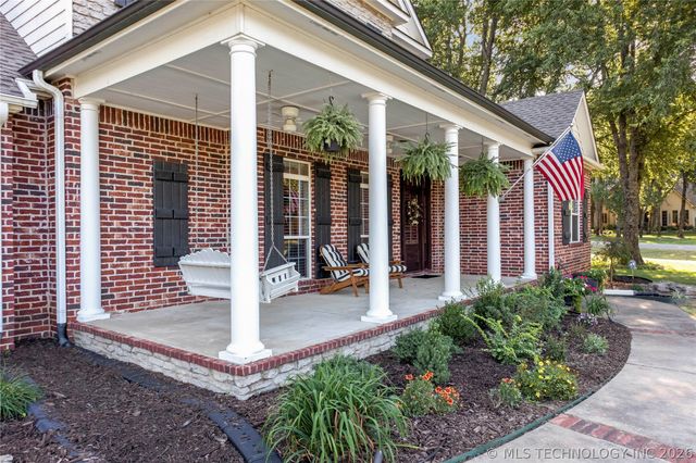 19524 E 74th Place North, Owasso, OK 74055