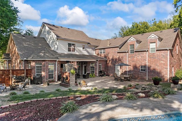 19524 E 74th Place North, Owasso, OK 74055