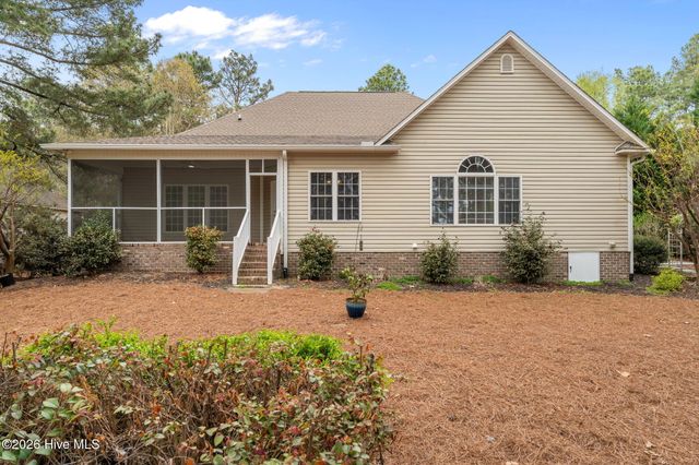 141 Longleaf Drive, West End, NC 27376