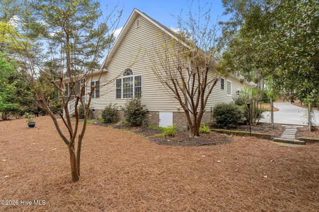 141 Longleaf Drive, West End, NC 27376