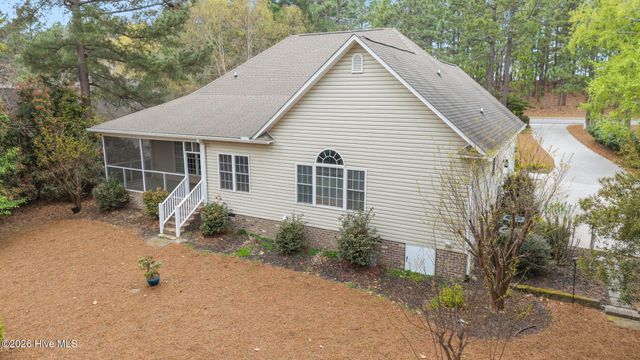141 Longleaf Drive, West End, NC 27376