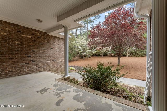 141 Longleaf Drive, West End, NC 27376