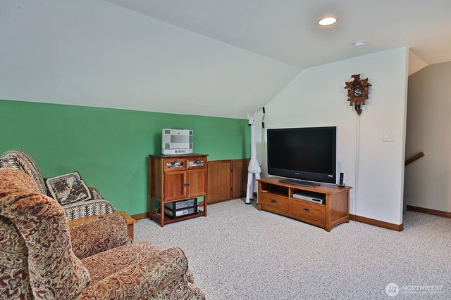 3723 Swede Hill Road, Clinton, WA 98236