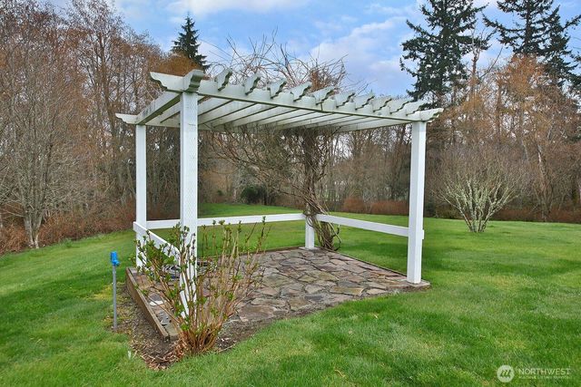 3723 Swede Hill Road, Clinton, WA 98236