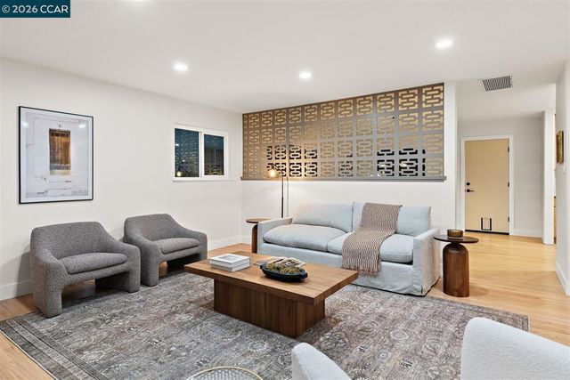 1005 Claremont Dr, Concord, CA 94518