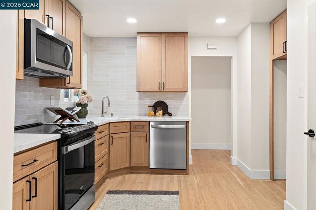 1005 Claremont Dr, Concord, CA 94518