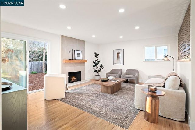 1005 Claremont Dr, Concord, CA 94518