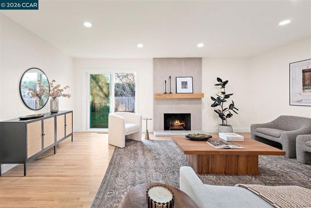 1005 Claremont Dr, Concord, CA 94518