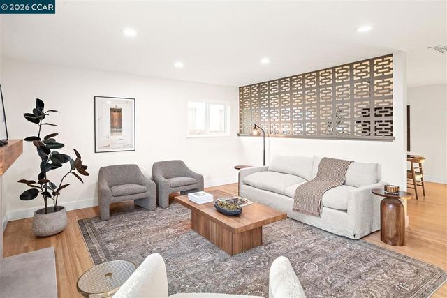 1005 Claremont Dr, Concord, CA 94518