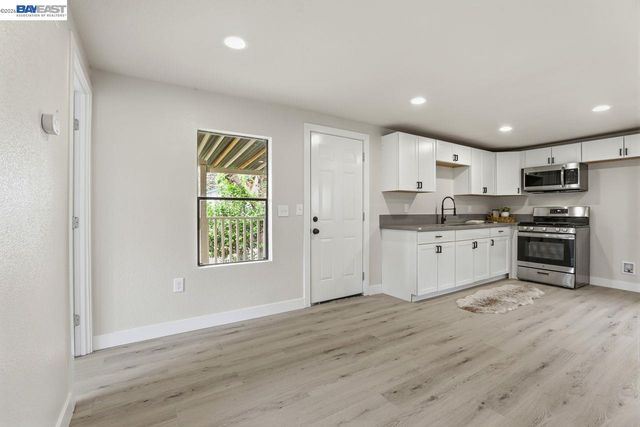 828 Olivina Ave 11, Livermore, CA 94551