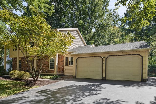 21 Hidden Creek Circle, Perinton, NY 14534