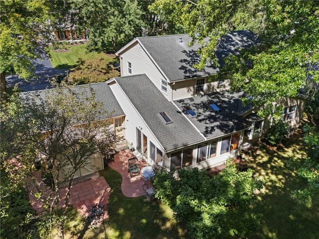 21 Hidden Creek Circle, Perinton, NY 14534