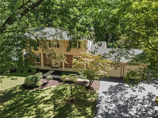 21 Hidden Creek Circle, Perinton, NY 14534