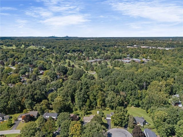 21 Hidden Creek Circle, Perinton, NY 14534