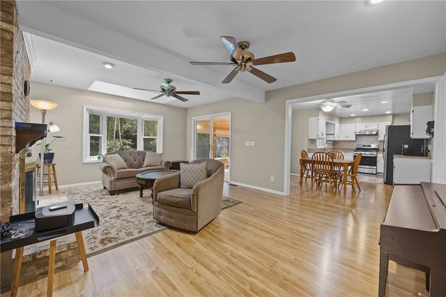 21 Hidden Creek Circle, Perinton, NY 14534
