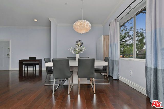 14315 Magnolia Boulevard 101, Sherman Oaks, CA 91423