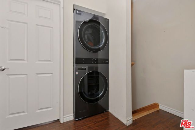 14315 Magnolia Boulevard 101, Sherman Oaks, CA 91423