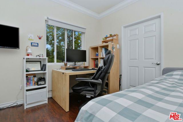 14315 Magnolia Boulevard 101, Sherman Oaks, CA 91423