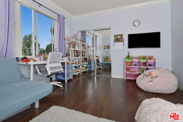 14315 Magnolia Boulevard 101, Sherman Oaks, CA 91423