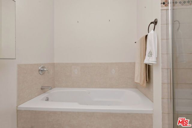14315 Magnolia Boulevard 101, Sherman Oaks, CA 91423