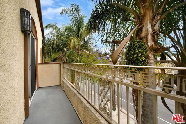 14315 Magnolia Boulevard 101, Sherman Oaks, CA 91423
