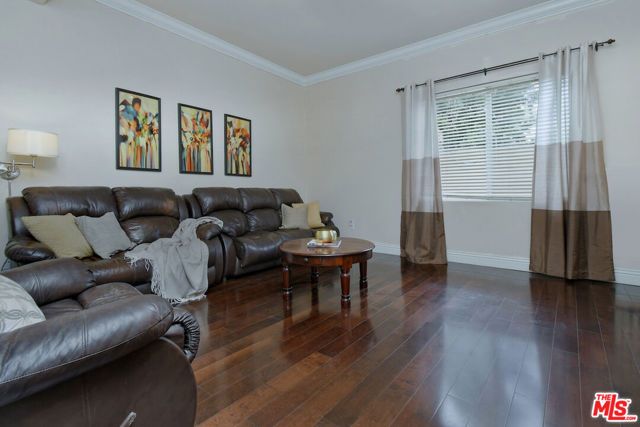 14315 Magnolia Boulevard 101, Sherman Oaks, CA 91423