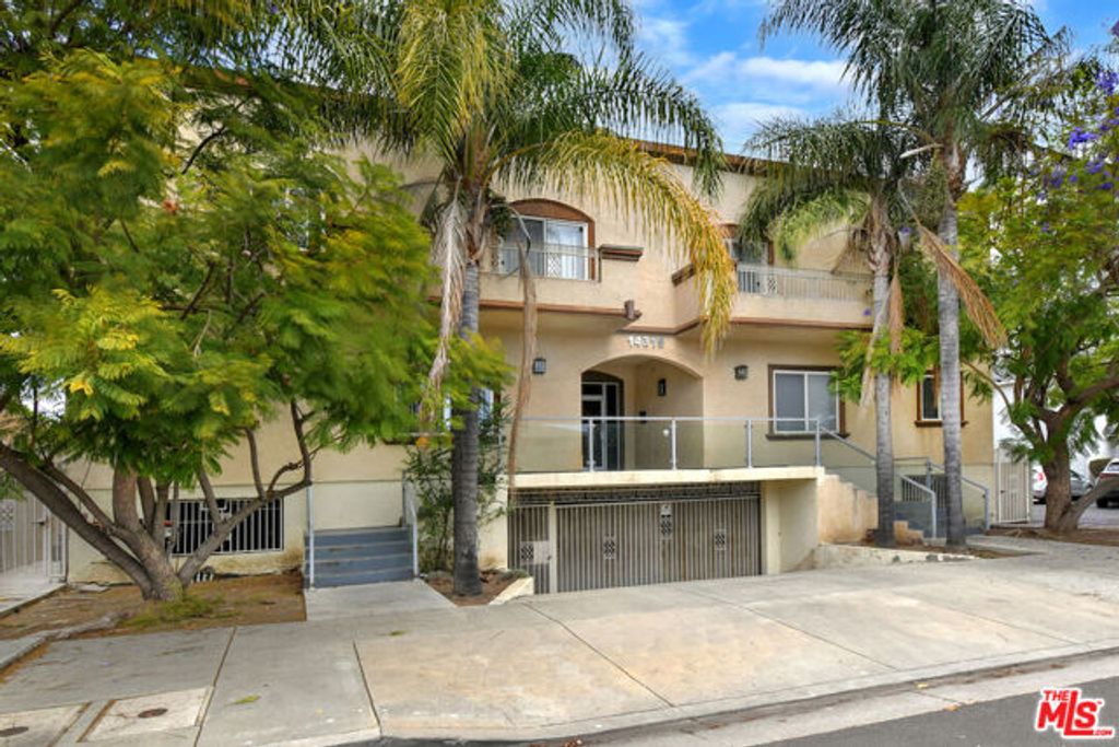 14315 Magnolia Boulevard 101, Sherman Oaks, CA 91423