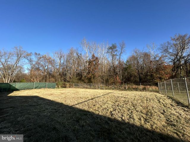 8112 ALCOA DR, Fort Washington, MD 20744