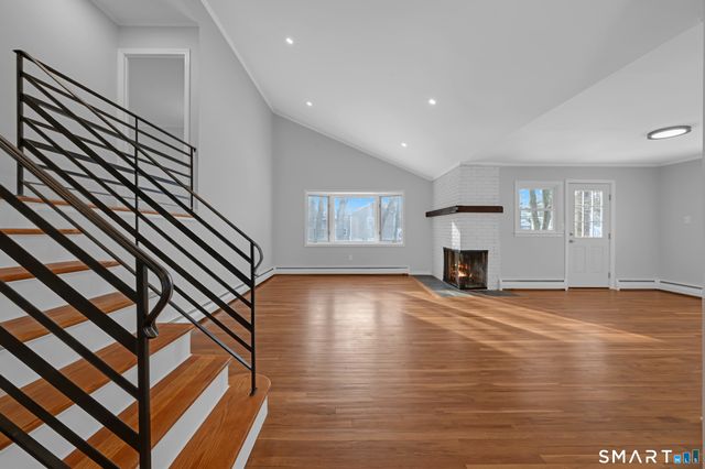 25 Hilldale Road, West Hartford, CT 06117