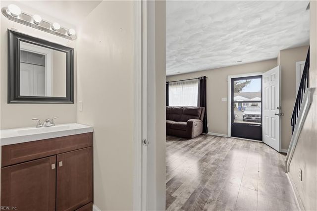 2819 Eric CT, Chesapeake, VA 23323